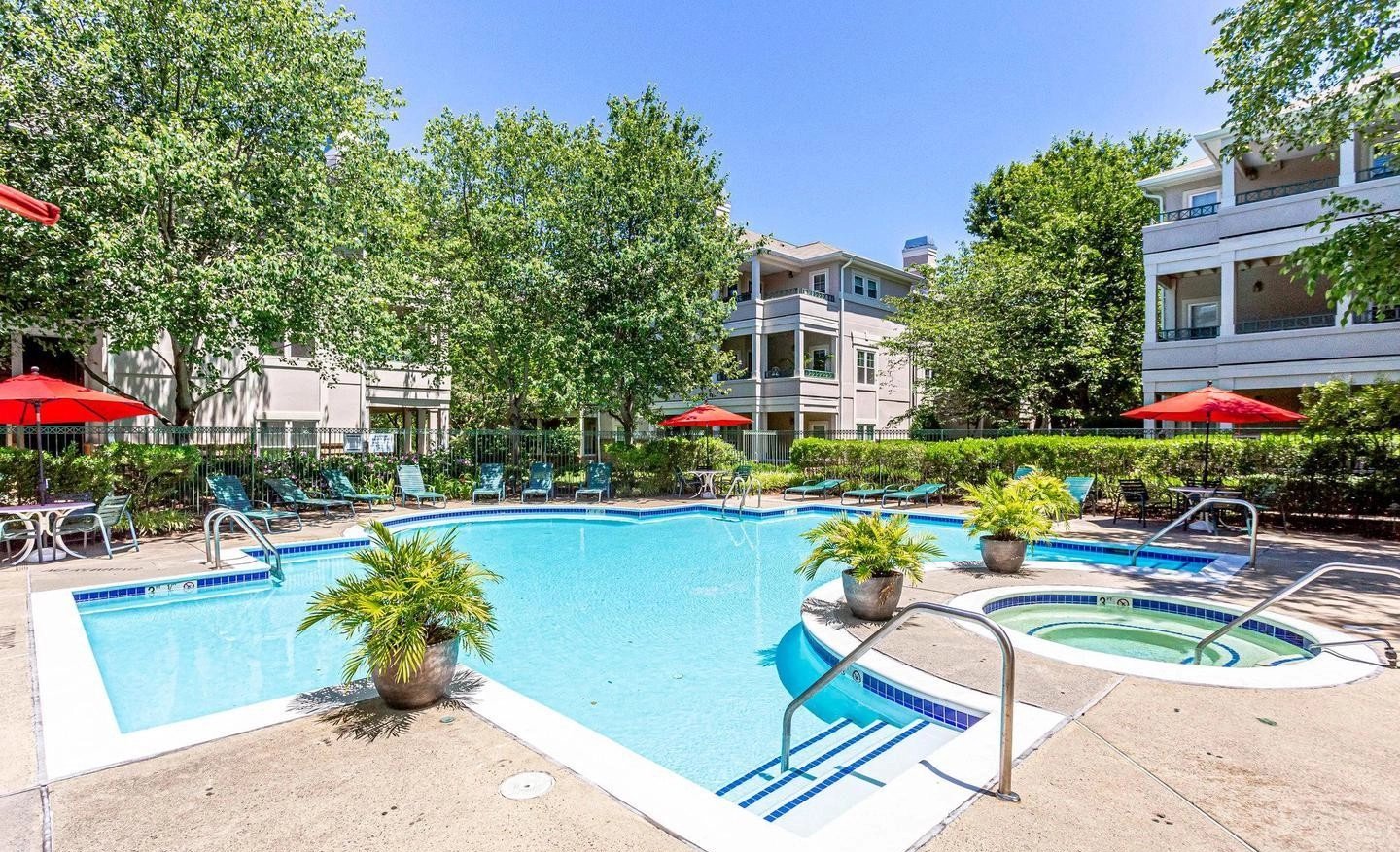 Oak Park Condos for Sale swimming pool