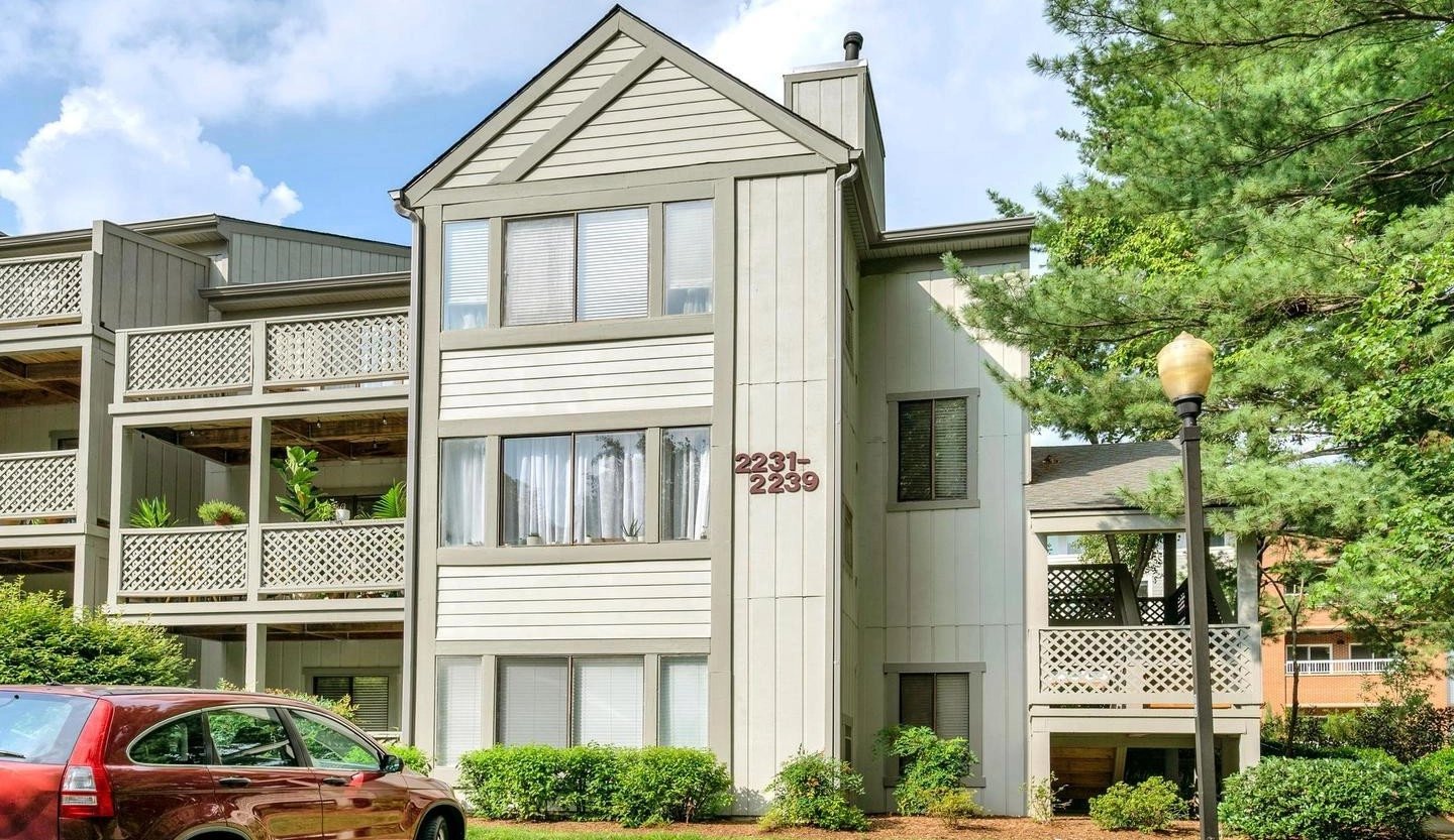 Hunters Crossing Condos for Sale