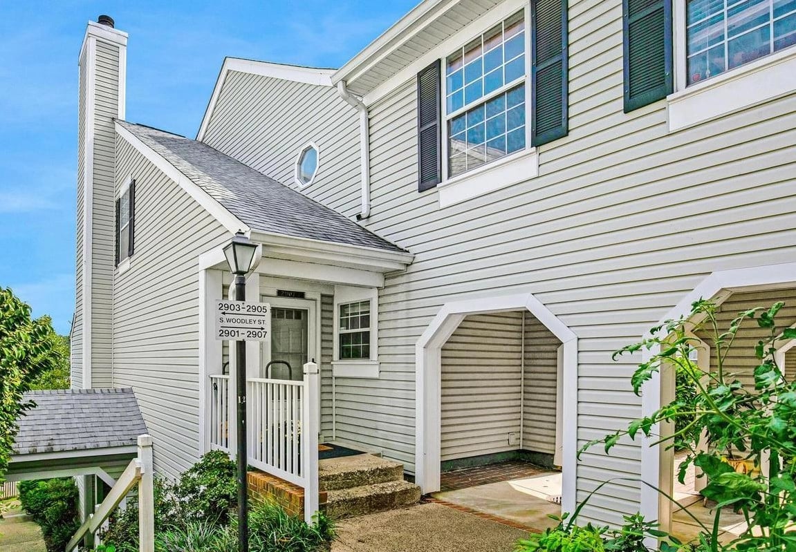 Courtbridge of Arlington Condos for Sale in Arlington, VA
