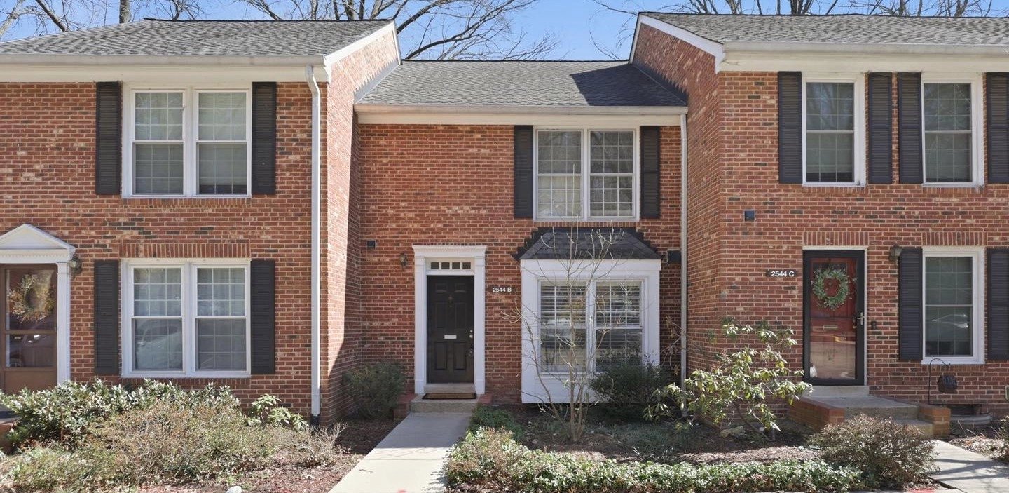 Windgate, I, II, III of Arlington Townhomes and Condos for Sale