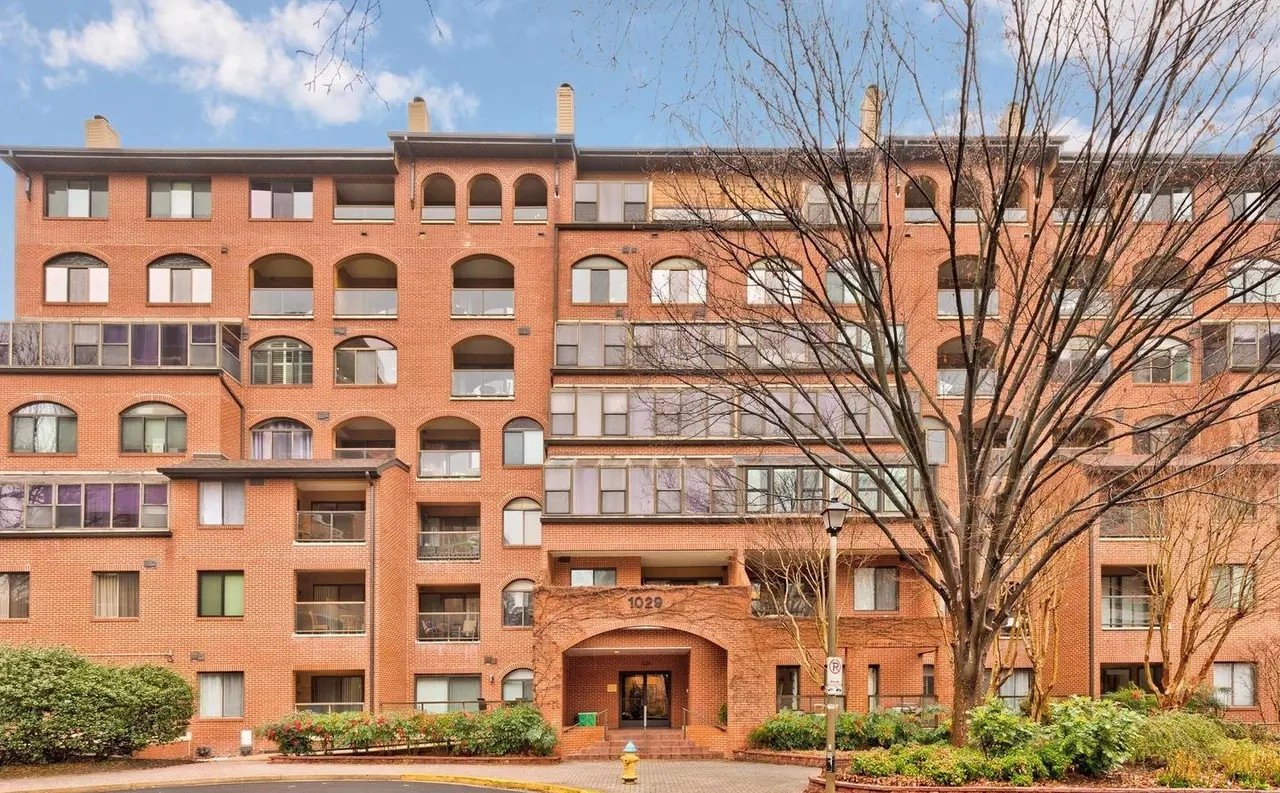 Summerwalk Condos for Sale
