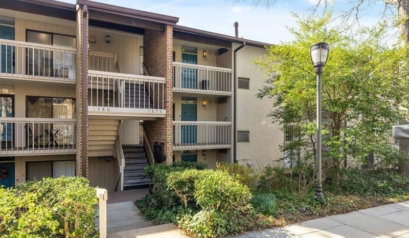 Lakeview Condos for Sale