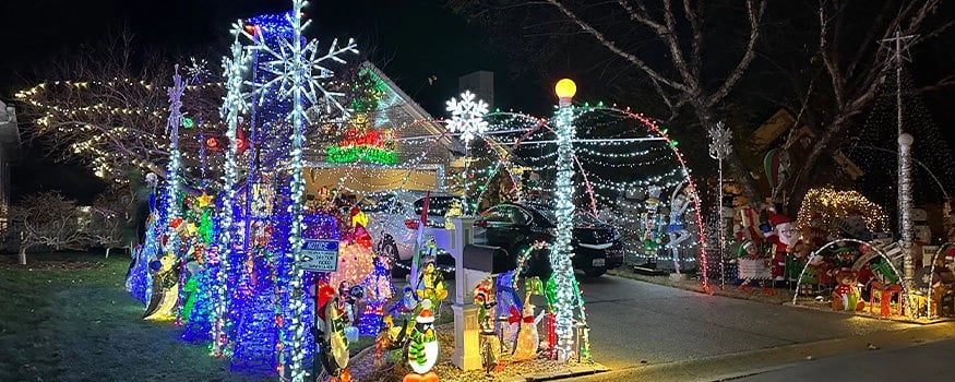 home on Brittany Dr with christmas lights