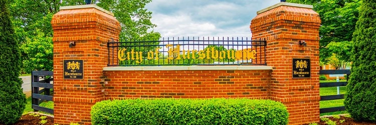 brick entrance to hurstbourne neighbohrood