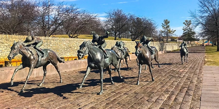 horses at thoroughbred park