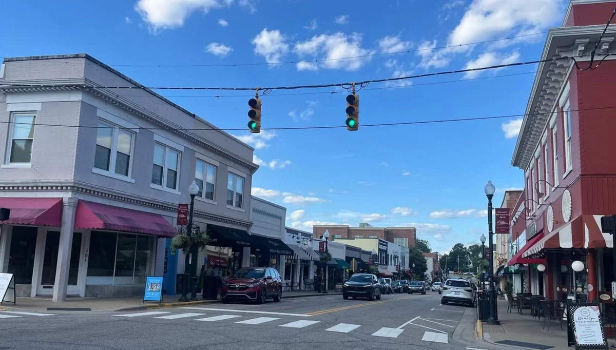 Salem Street in downtown Apex, photographed by Pithon314 on August 29, 2025.