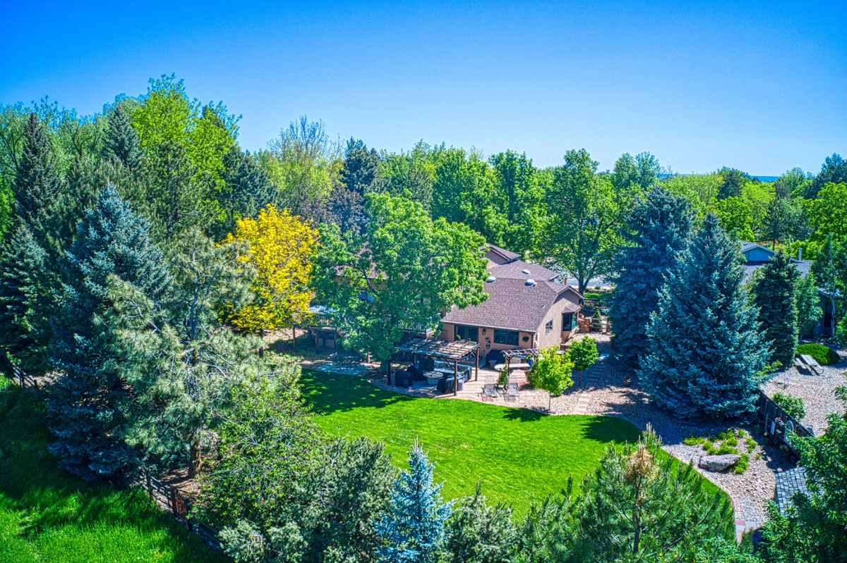 Home for sale with larg yard in Boulder, co