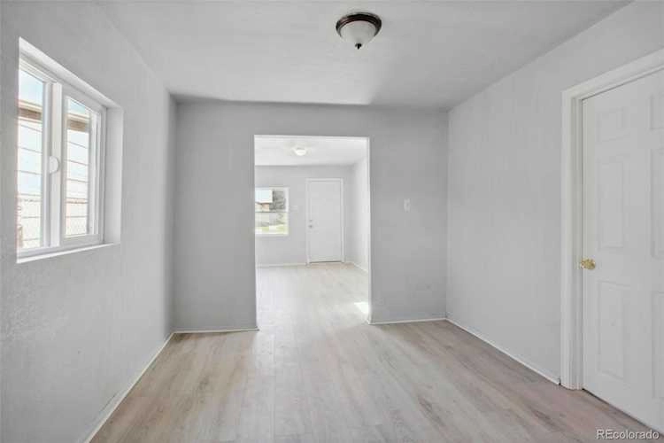 Living room of 165 N Hooker St Denver home