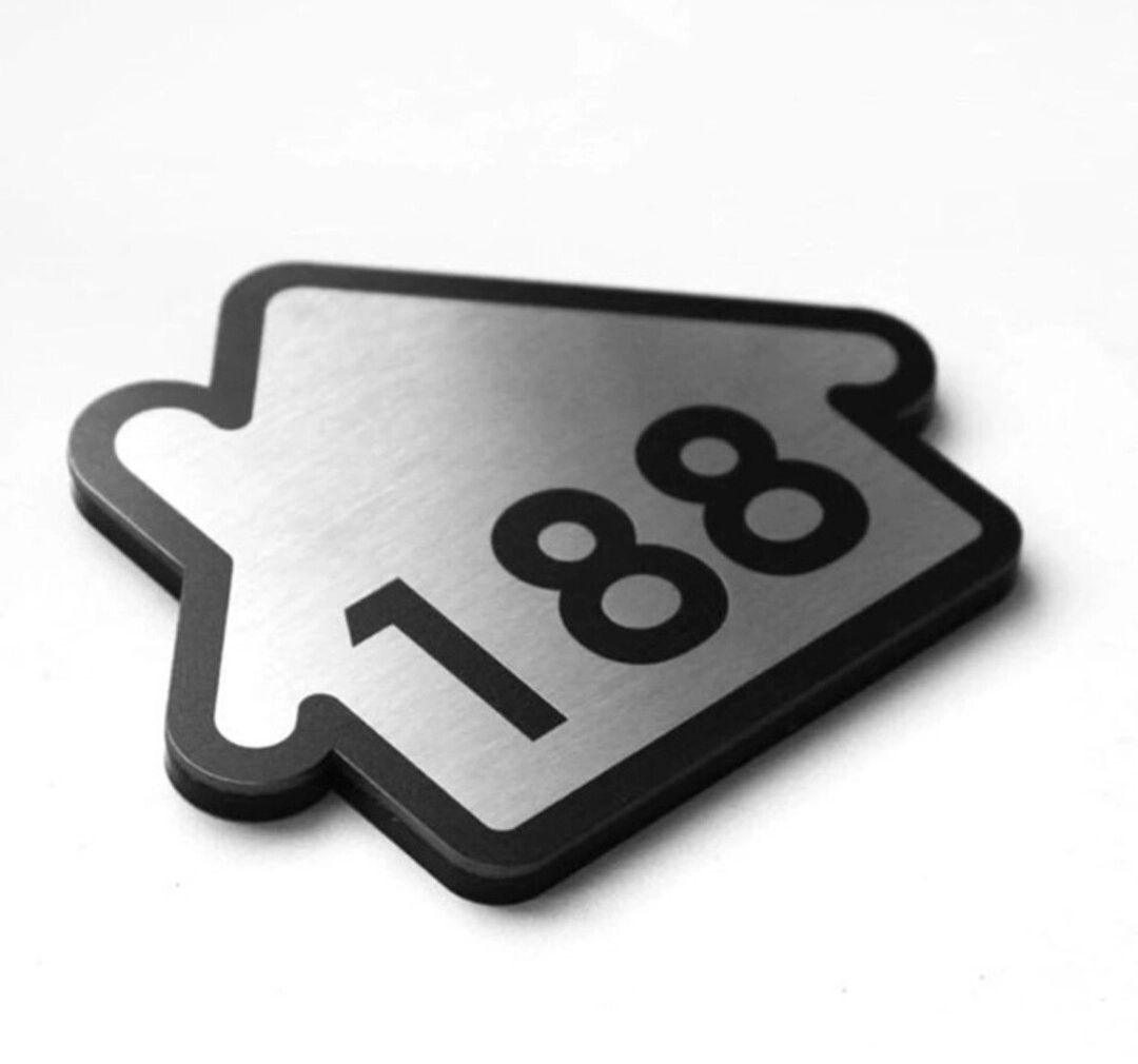 6 Modern house numbers that keep addresses clear