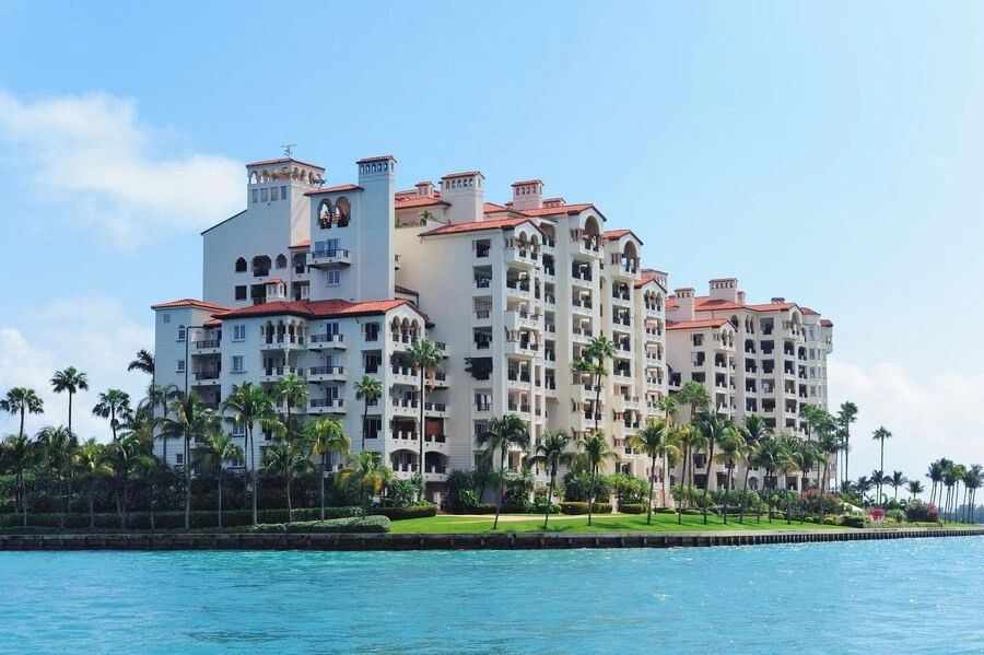 6 Most Luxe Condo Buildings in Miami (New & Pre Construction) 