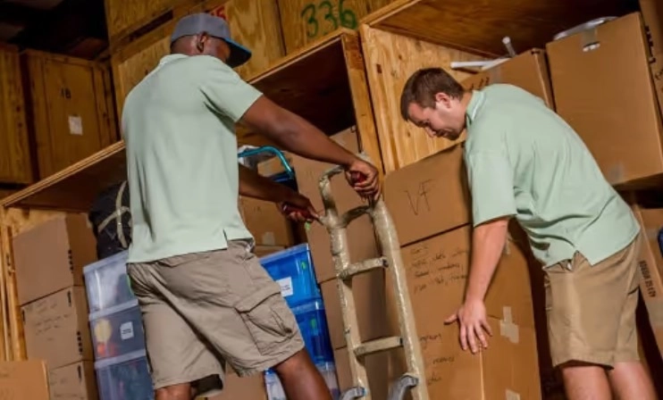 Beyond Standard Relocation: A Homeowner’s Guide to White Glove Moving