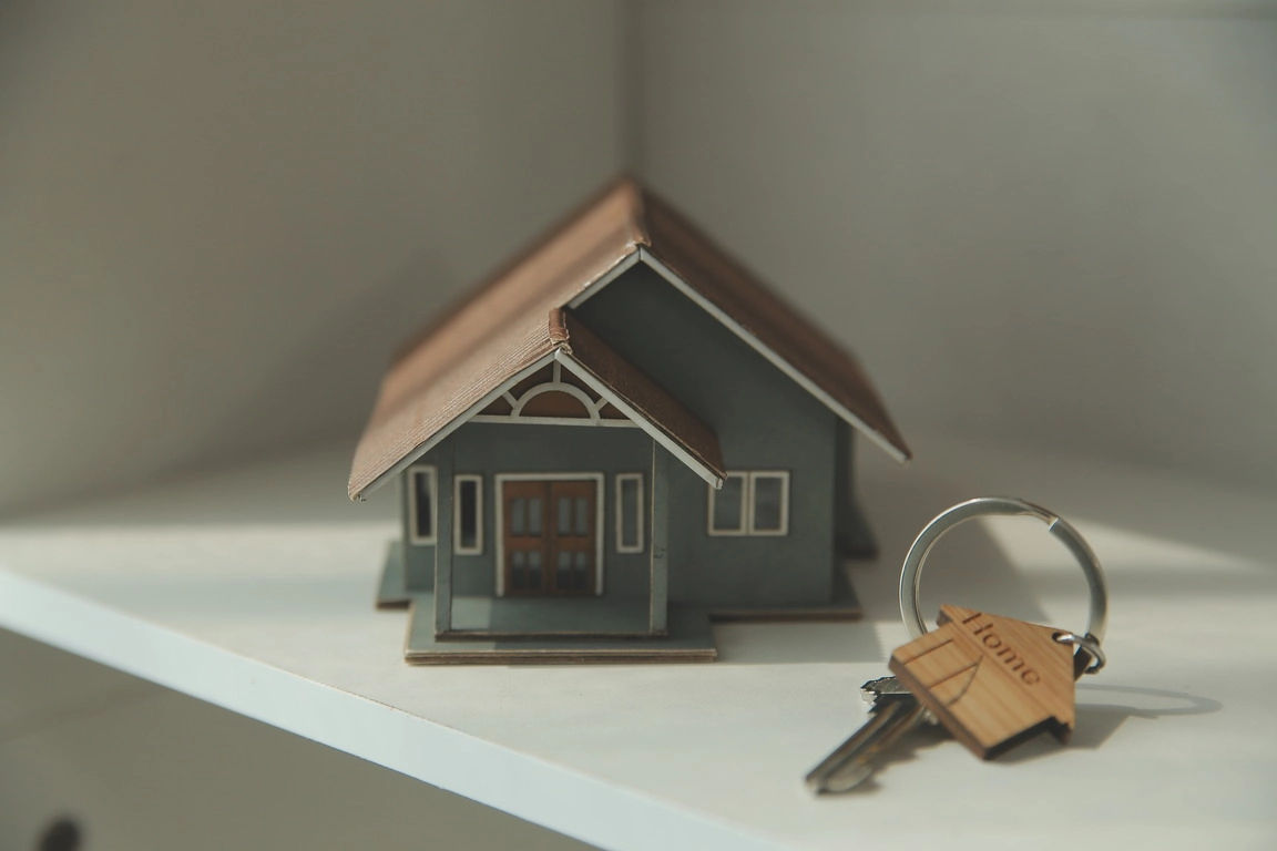 Declutter to Sell: Why Furniture Removal is the First Step to a Faster Home Sale