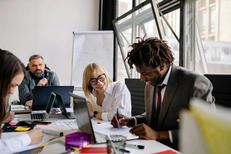 Designing a Recognition Program for Real Estate Teams: Ideas that Work