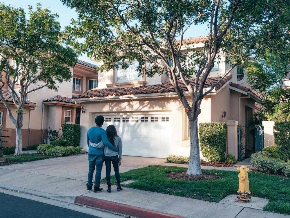 Garage Door Innovations: How Smart Technology is Transforming California Homes