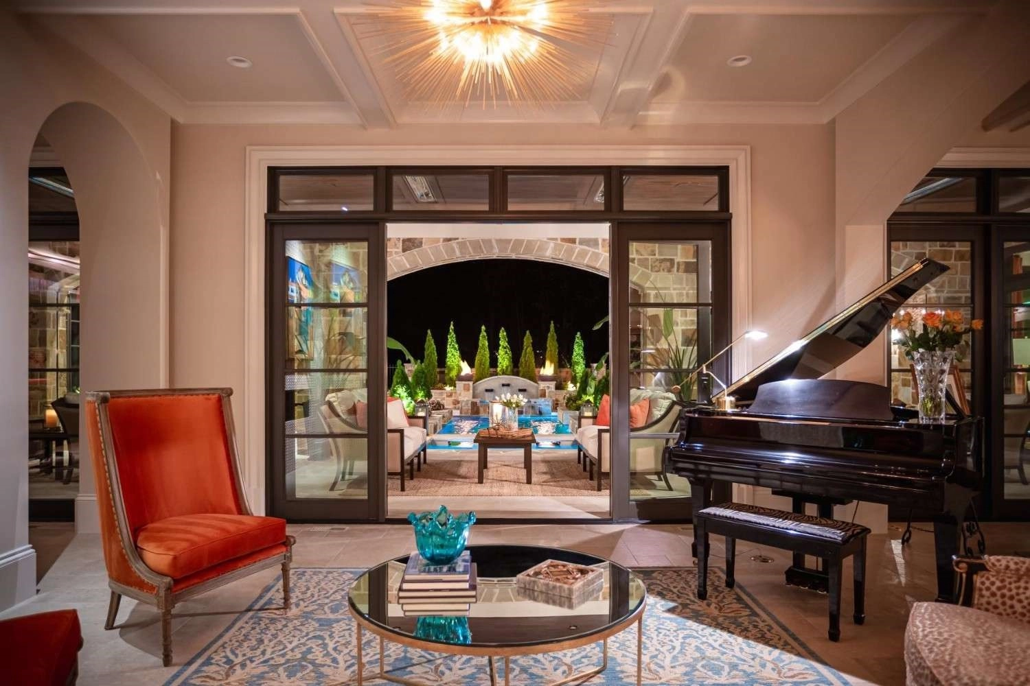 How Custom Outdoor Features Elevate Modern Home Living