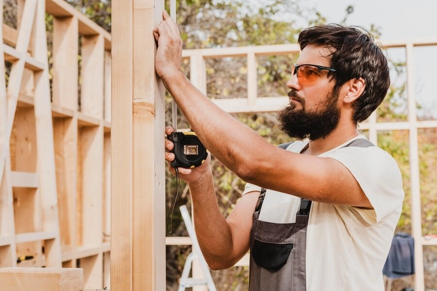 How to Choose the Right Deck Builder for Your Home Project 
