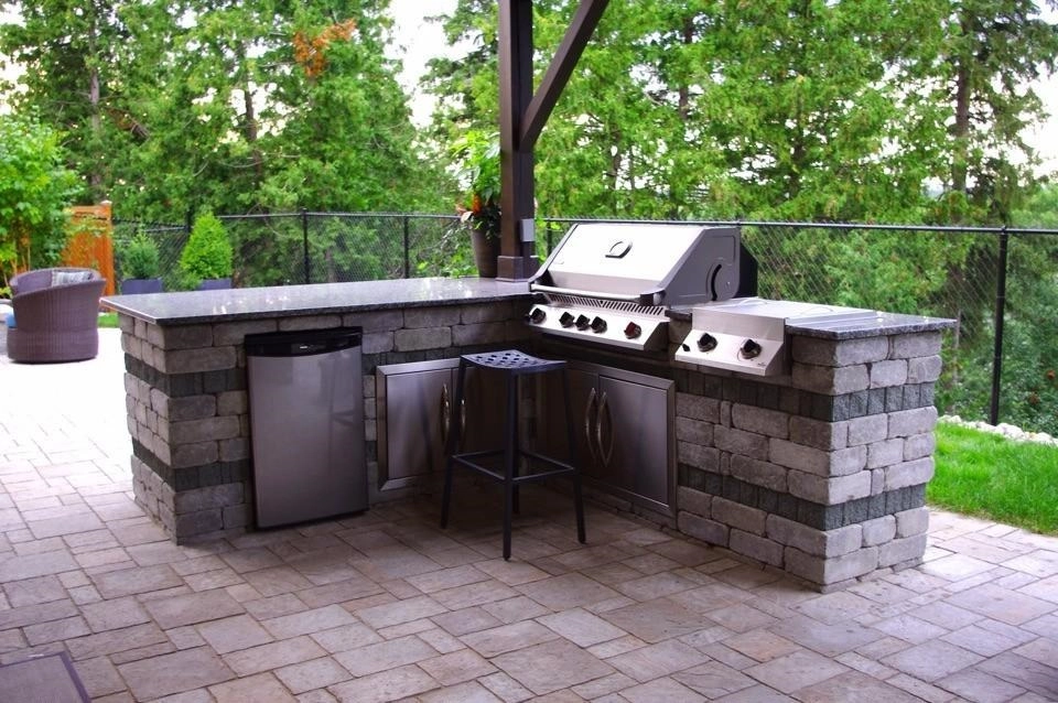 How to Plan a Complete Outdoor Living Space for Your Home That Feels Functional and Cohesive