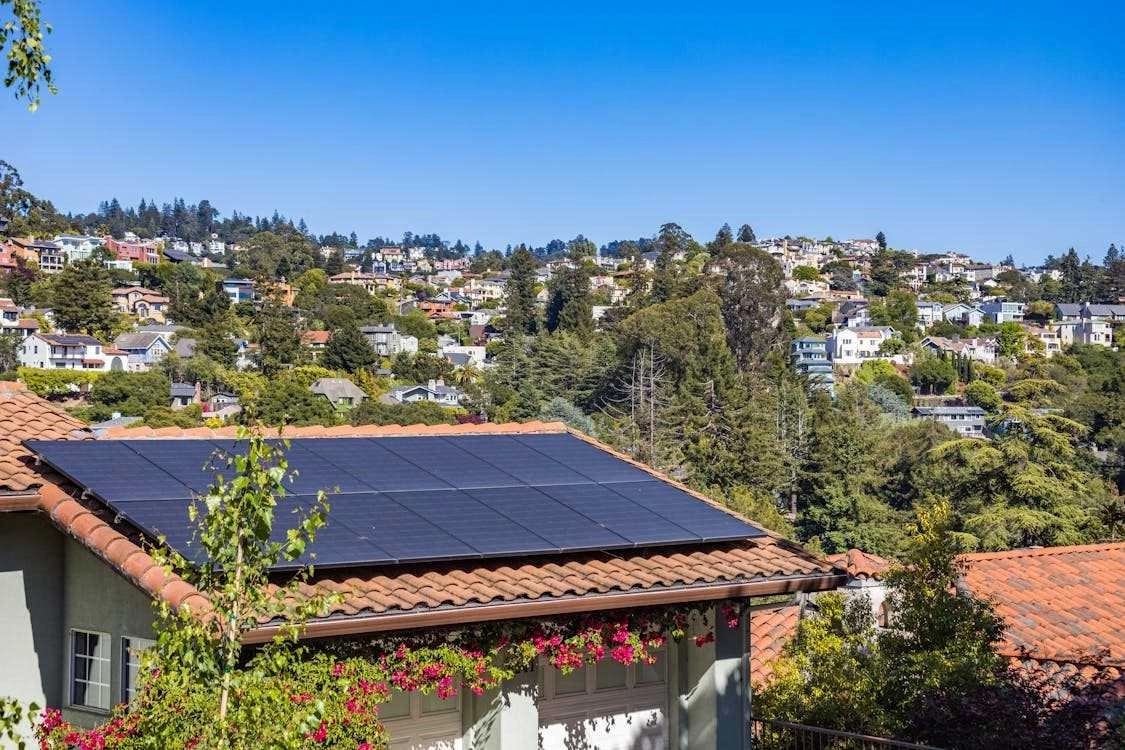 How to Select the Perfect Solar Contractor for Your Small Bungalow