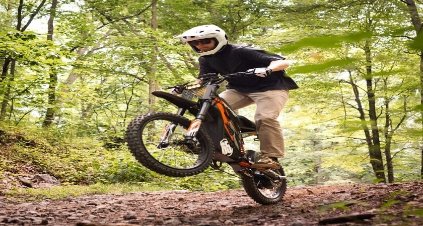 Realtor Routes: Touring Neighborhoods by Electric Dirt Bike to Showcase Lifestyle