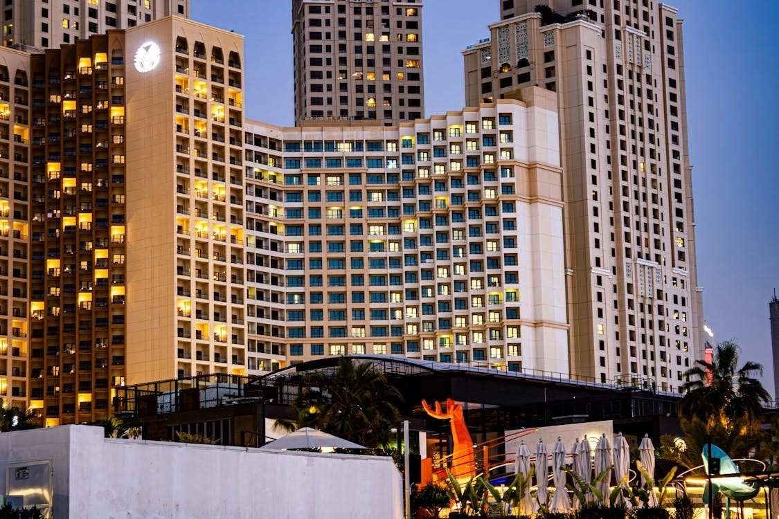 Seasonal Trends: The Impact of the Winter Surge on Dubai Marina’s Real Estate Market
