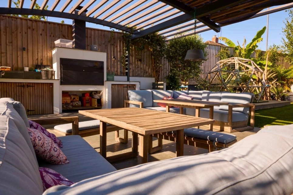 Sell Smarter: Must-Know Home Staging Trends for 2025