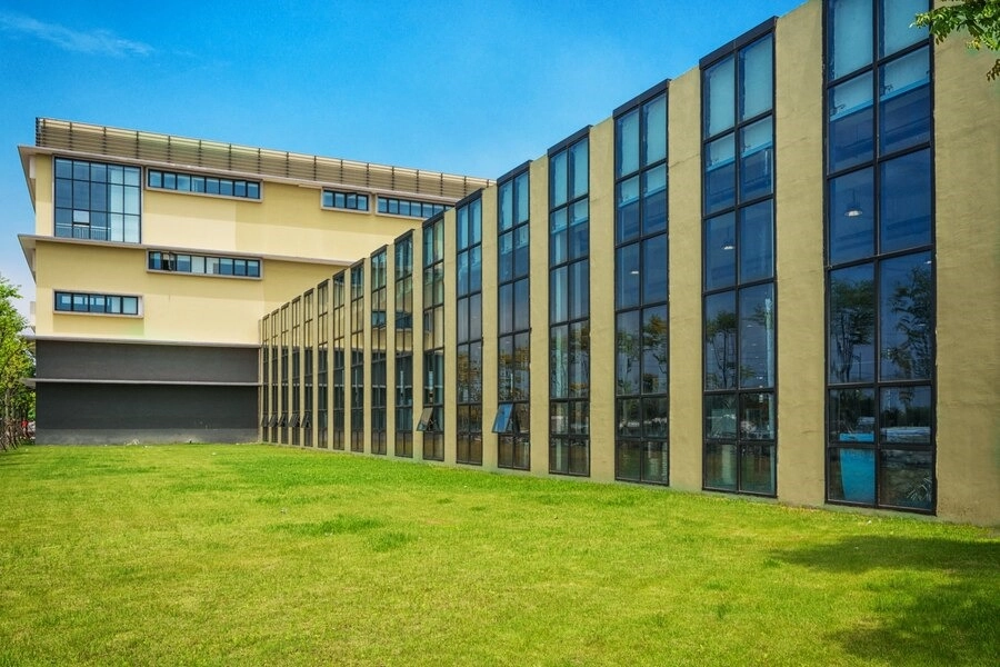 Sustainable Design in Commercial Real Estate: What Brokers Need to Know -