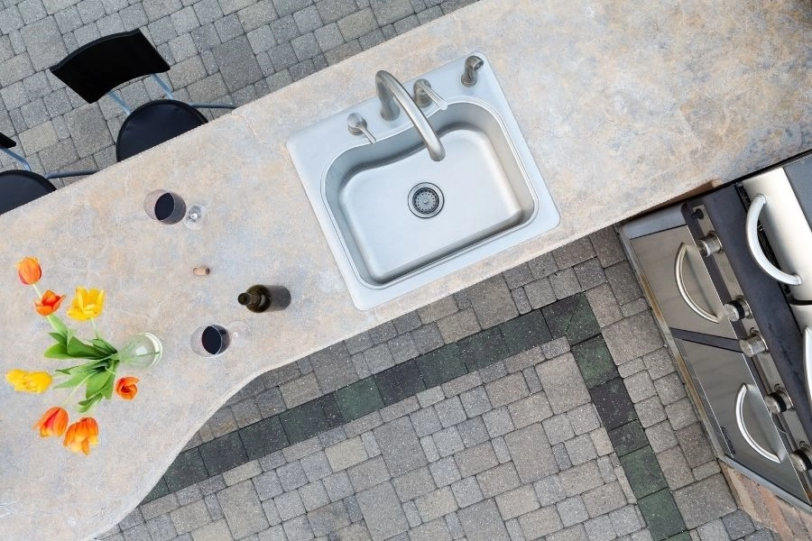Things You Need To Create an Entertaining Outdoor Kitchen -