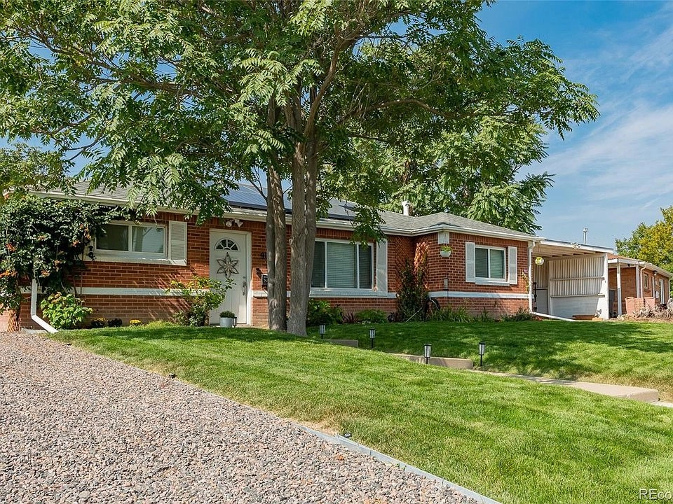 Thorton one of the best cities in Colorado and now you can move into this HUD Home in Thorton SUP...