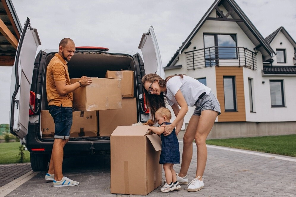 Top Ten Tips for Moving to the UK