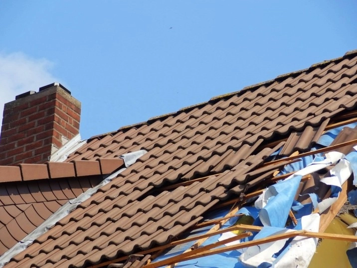 Ultimate Guide: How to Avoid Roofing Scams