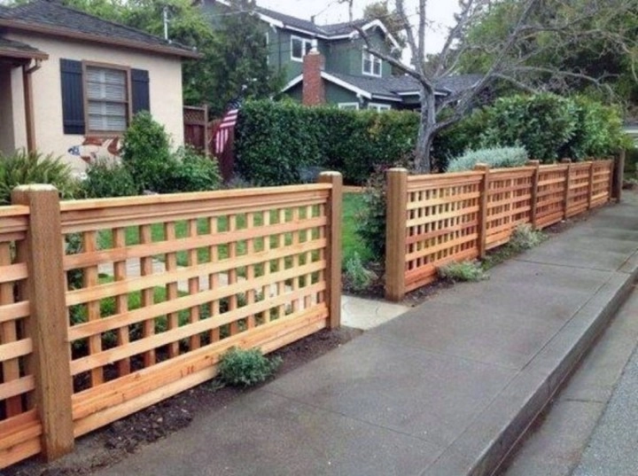 Vinyl vs. Wood: Which Fence is Better for Boosting Property Value?