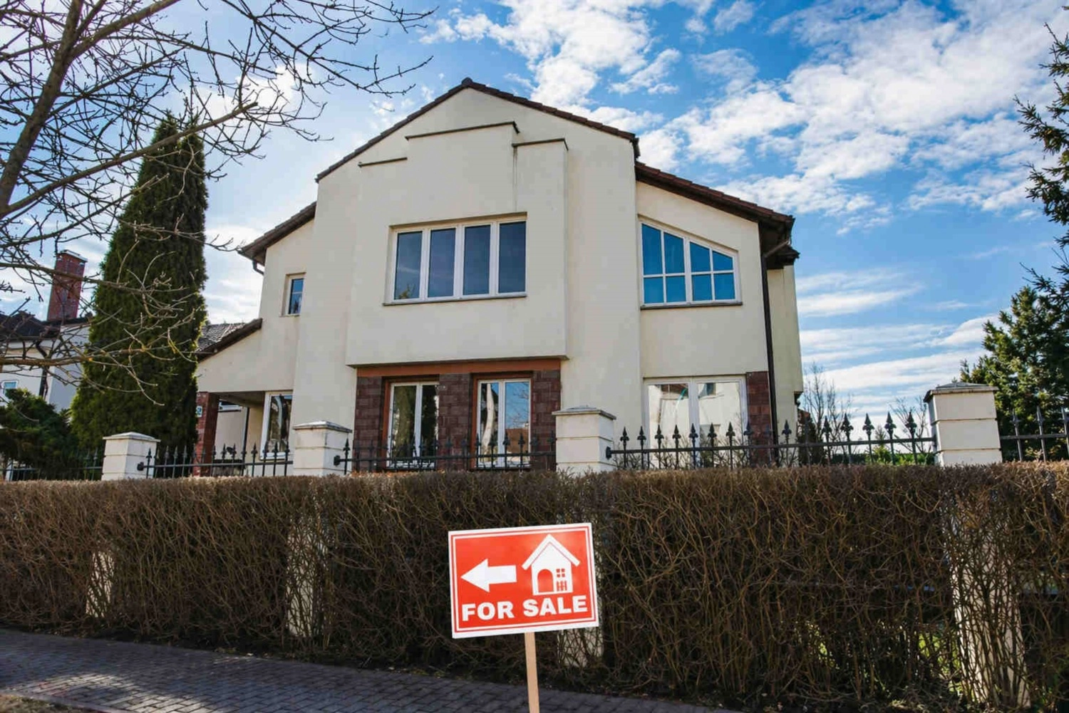 What to Look for in a Neighborhood Besides Schools When Buying a Home