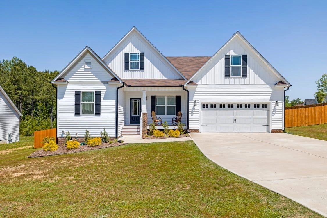 Winter Curb Appeal Tips: Attracting Buyers in the Snowy Season