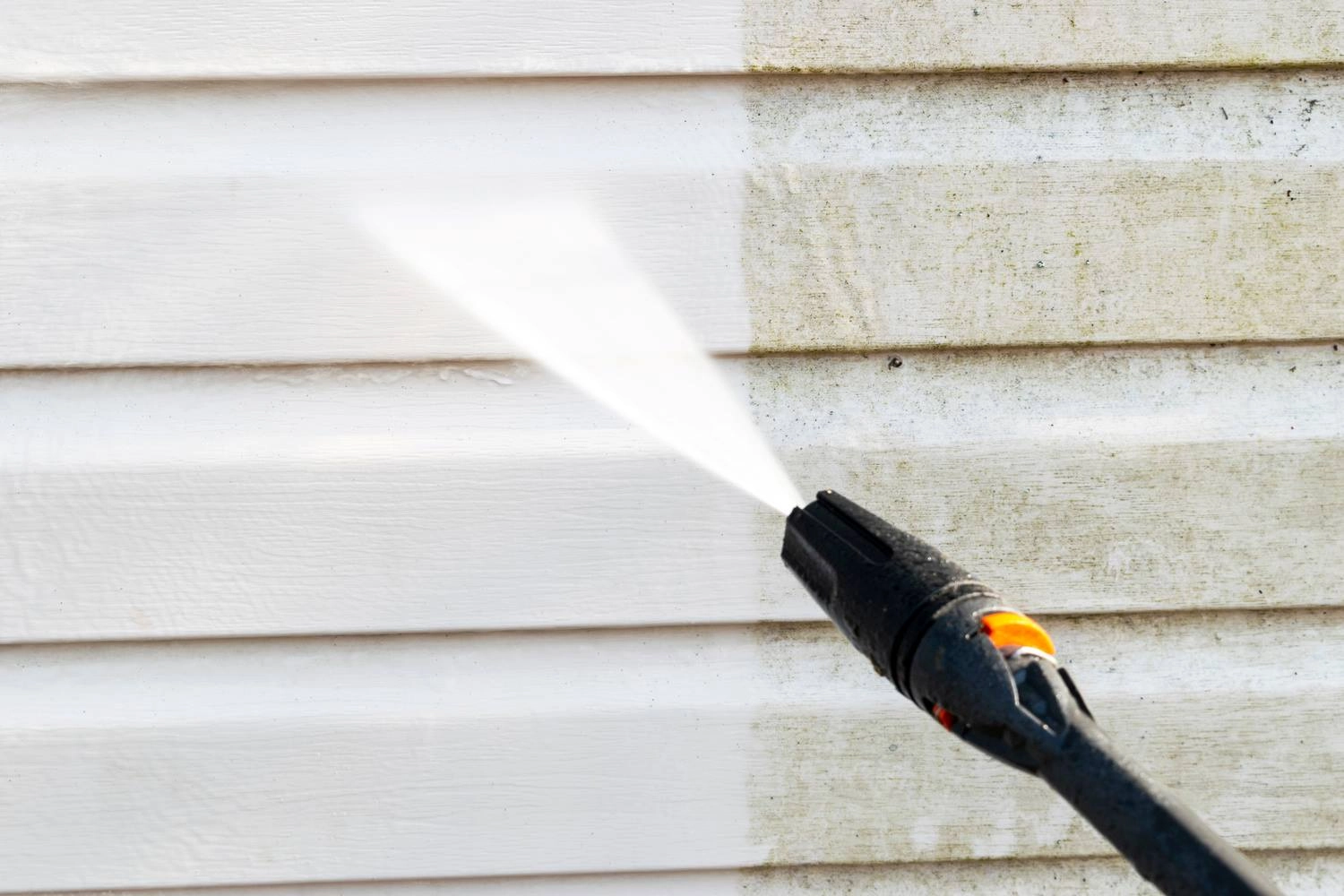 4 Common Mistakes to Avoid When Pressure Washing Your Property