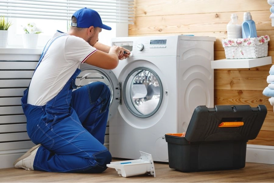 Common Expenses Homeowners Must Deal With -
