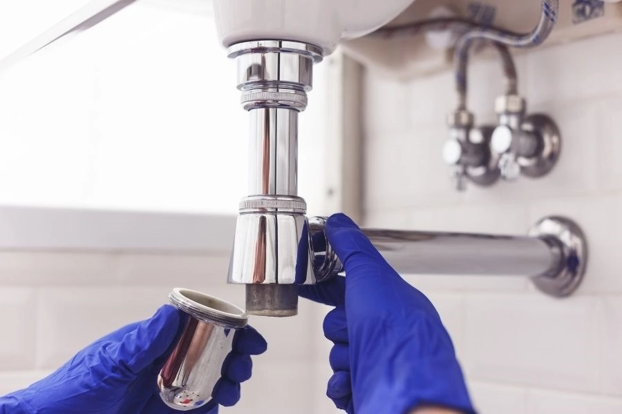 Common Mistakes That Clog Up Your Plumbing -