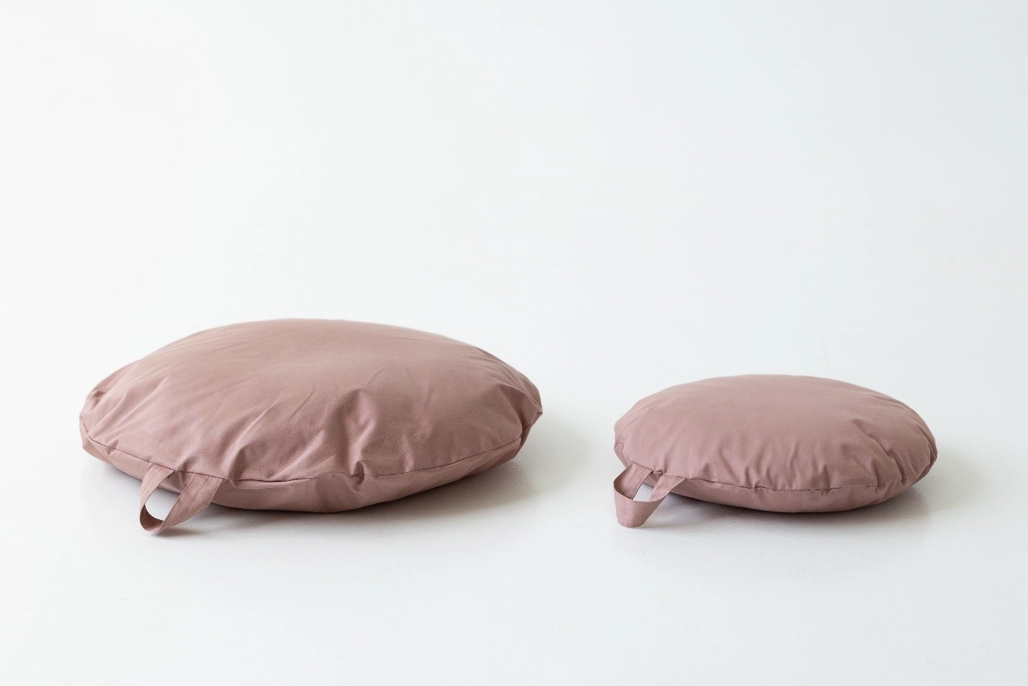 Floor Pillows: Lounge Comfort Fit Your Space