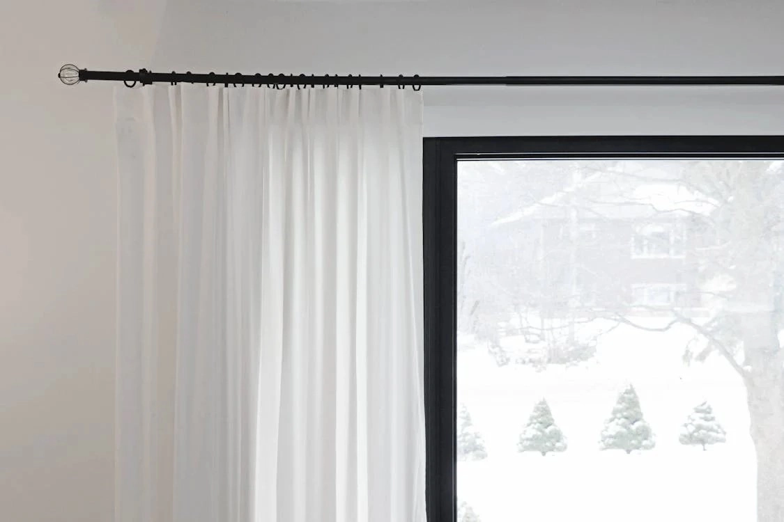 How to Choose Curtain Rods and Tracks for Your Luxury Home