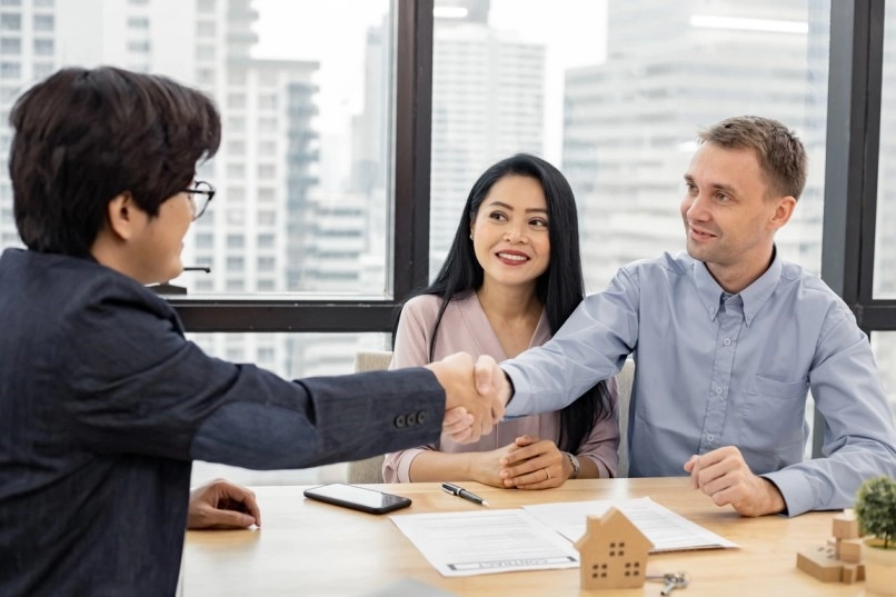 Navigating the Signs You're Ready to Sell Your House