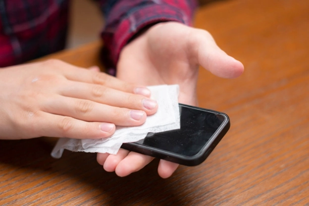 Tips and Tricks to Keep Tempered Glass on Cell Phone Clean and New