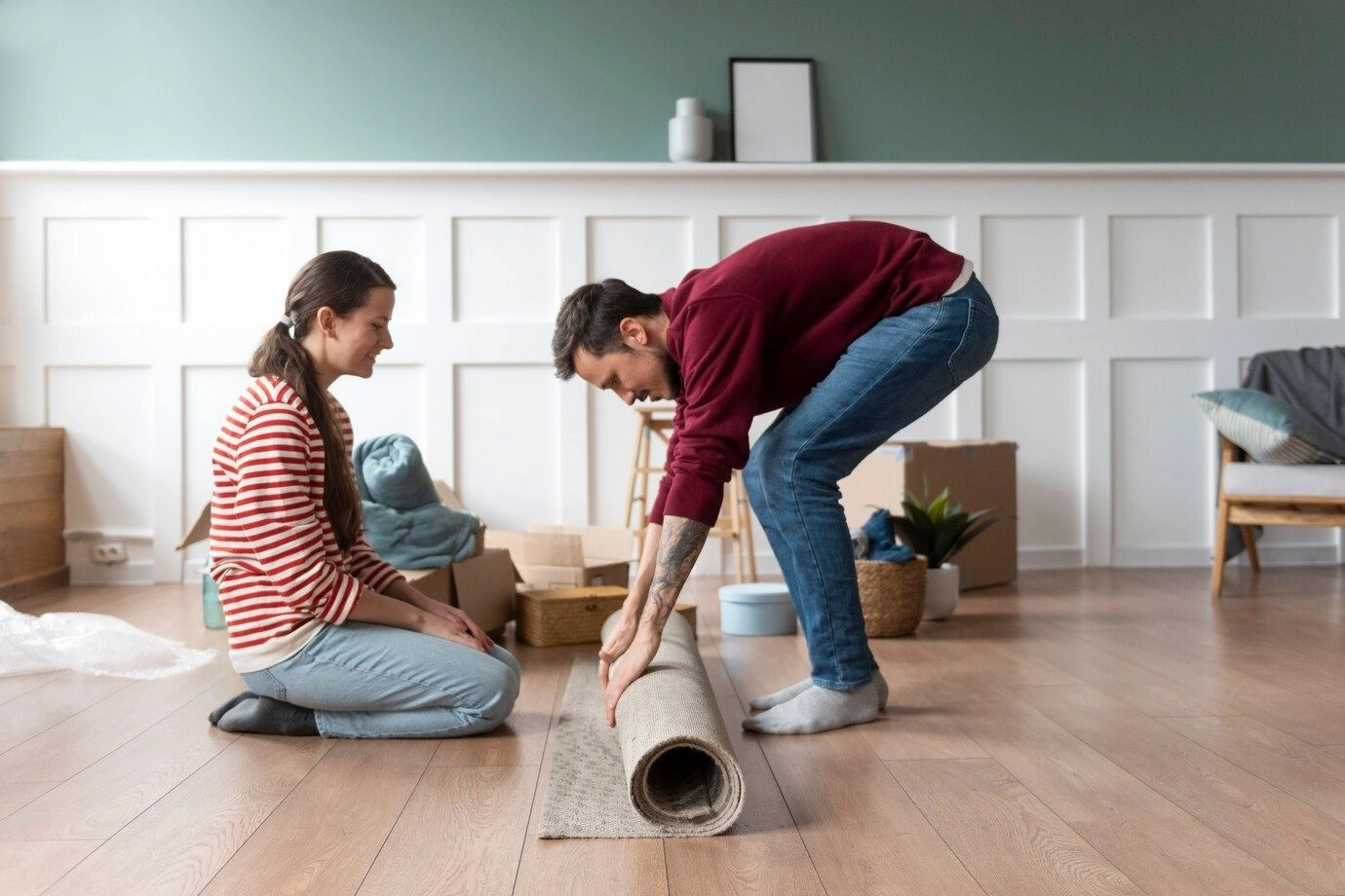 Vinyl Flooring vs. Hardwood: How to Spot the Difference?