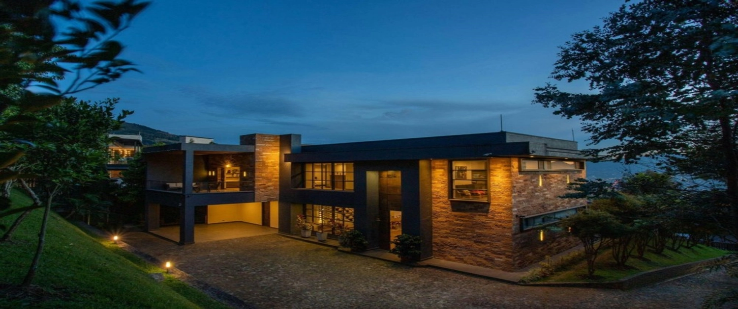 Why an Uncomfortable House Can Become an Investor's Opportunity