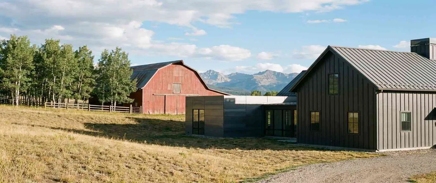 9 Metal Siding Panel Profiles Compared: Which Style Suits Your Build