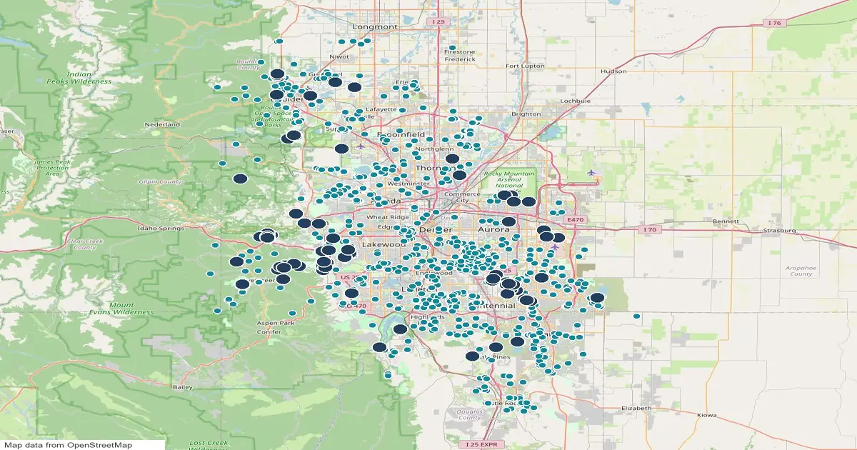Map of the Denver metro, Colorado, showing 86 trailheads as pins and 780 homes for sale whose listings name a trail as teal dots