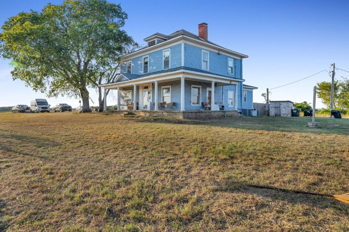 Robbers Roost, 5174 Silo Rd, Durant, OK – photo 8