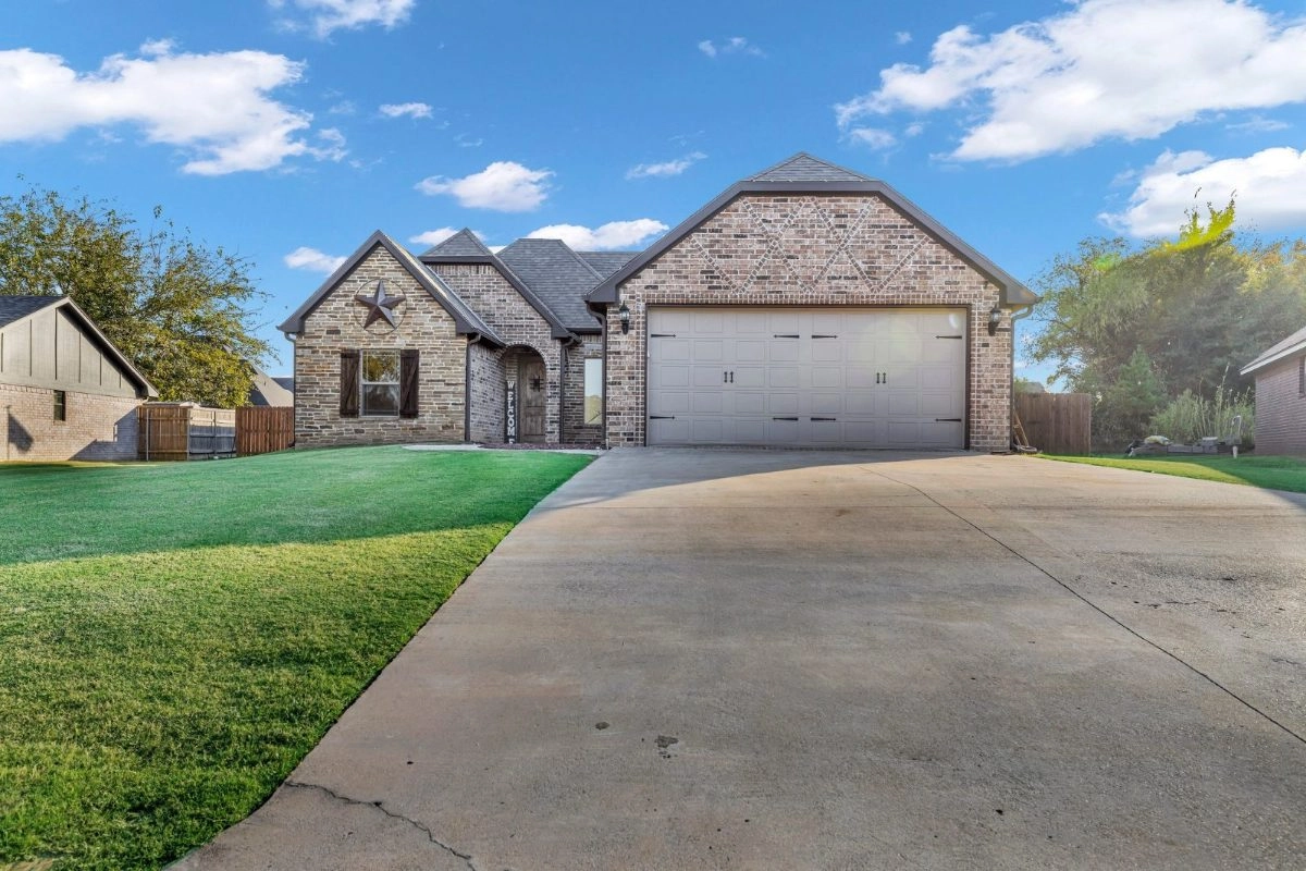 5239 Martin Cir, Durant, OK – photo 1