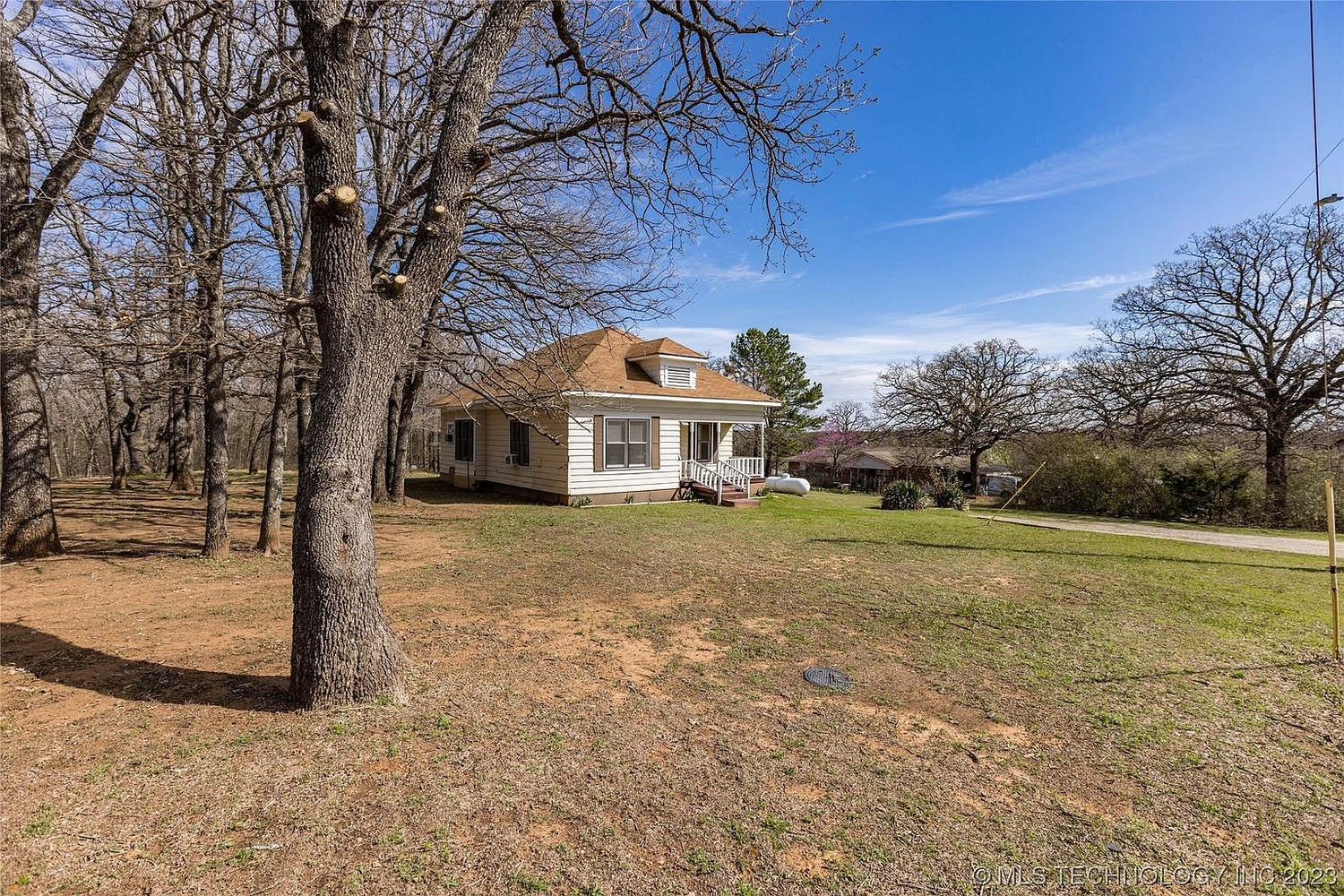 Yard at 10 Hidden Valley, Durant OK – view 2