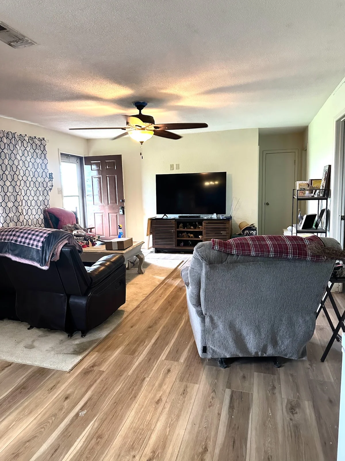 1682 Lemonhill Rd, Calera, OK – living room