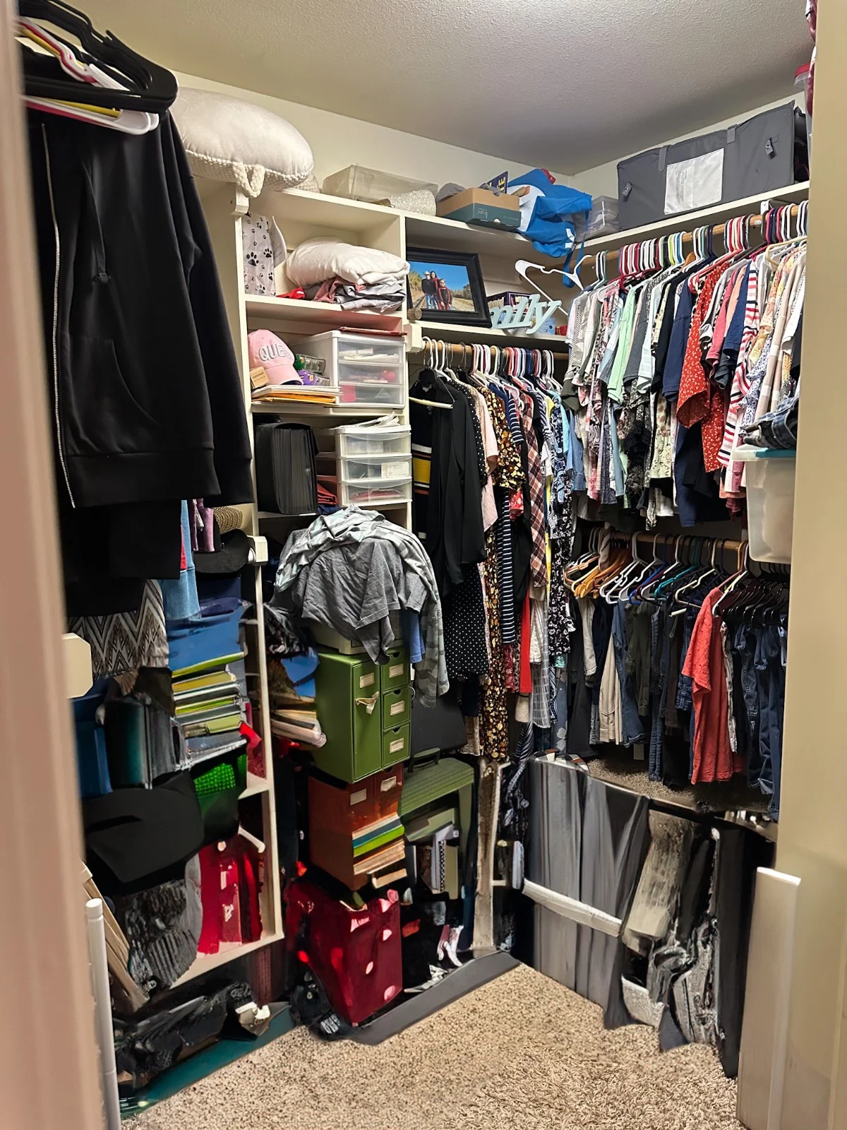 1682 Lemonhill Rd, Calera, OK – primary walk-in closet