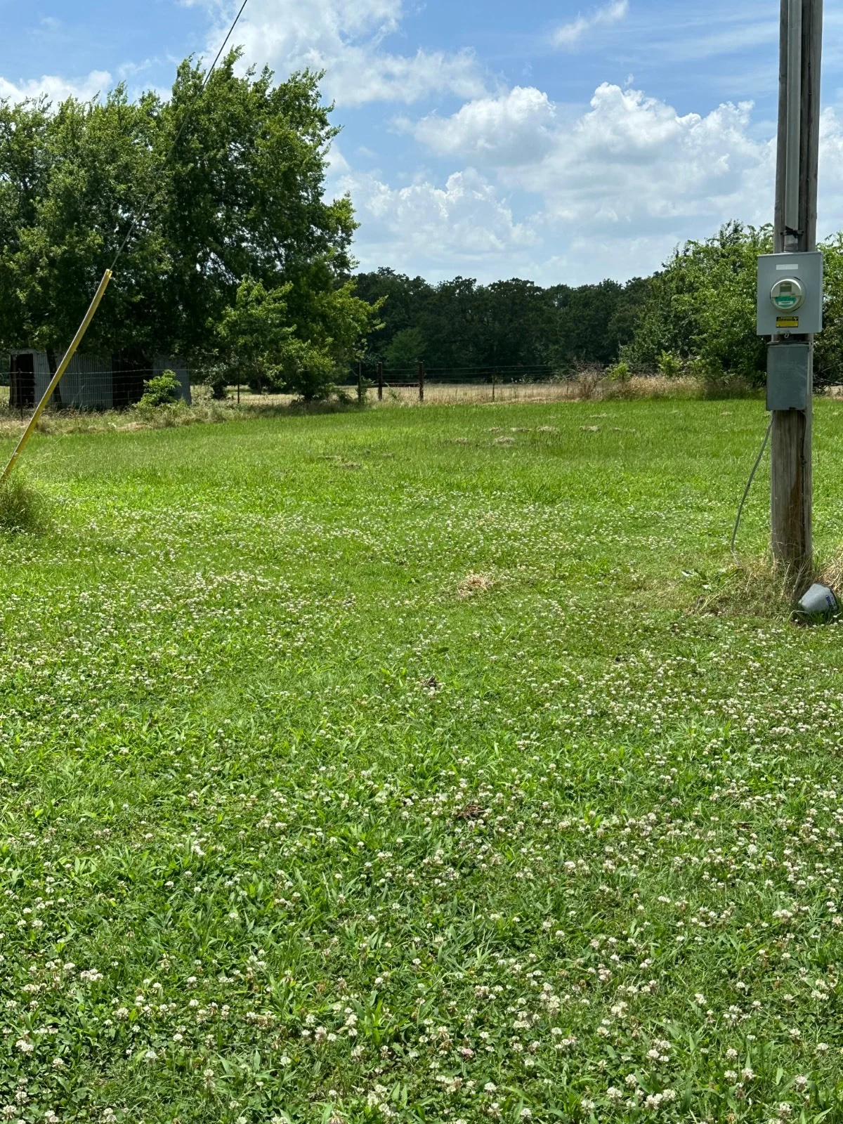 1682 Lemonhill Rd, Calera, OK – one-acre yard